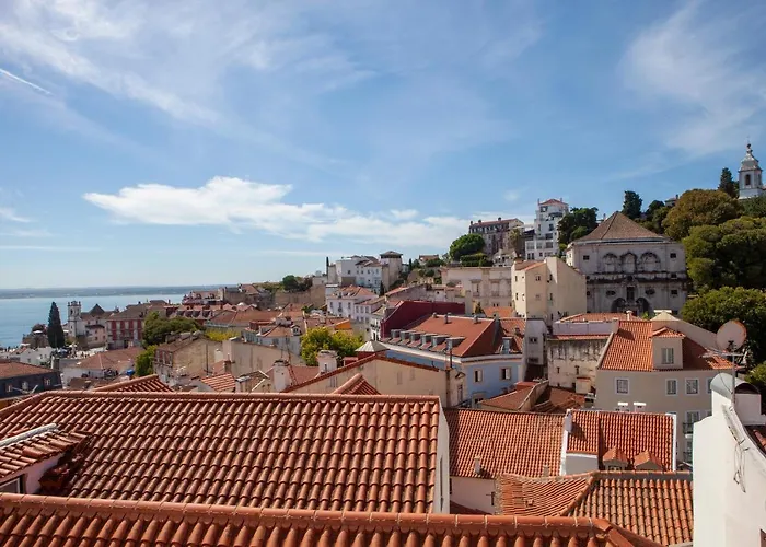 Alfama Amazing Scenic River And View Charming With 2 Bedrooms And Ac 19th Century Building 公寓 *