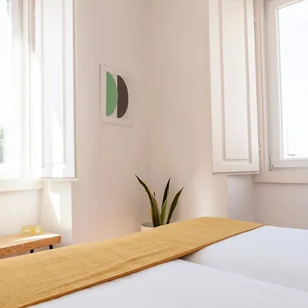 Alfama Amazing Scenic River And View Charming With 2 Bedrooms And Ac 19th Century Building Apartamento *