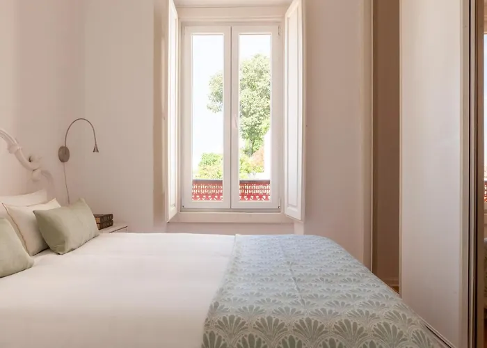 Alfama Amazing Scenic River And View Charming With 2 Bedrooms And Ac 19th Century Building Лиссабон